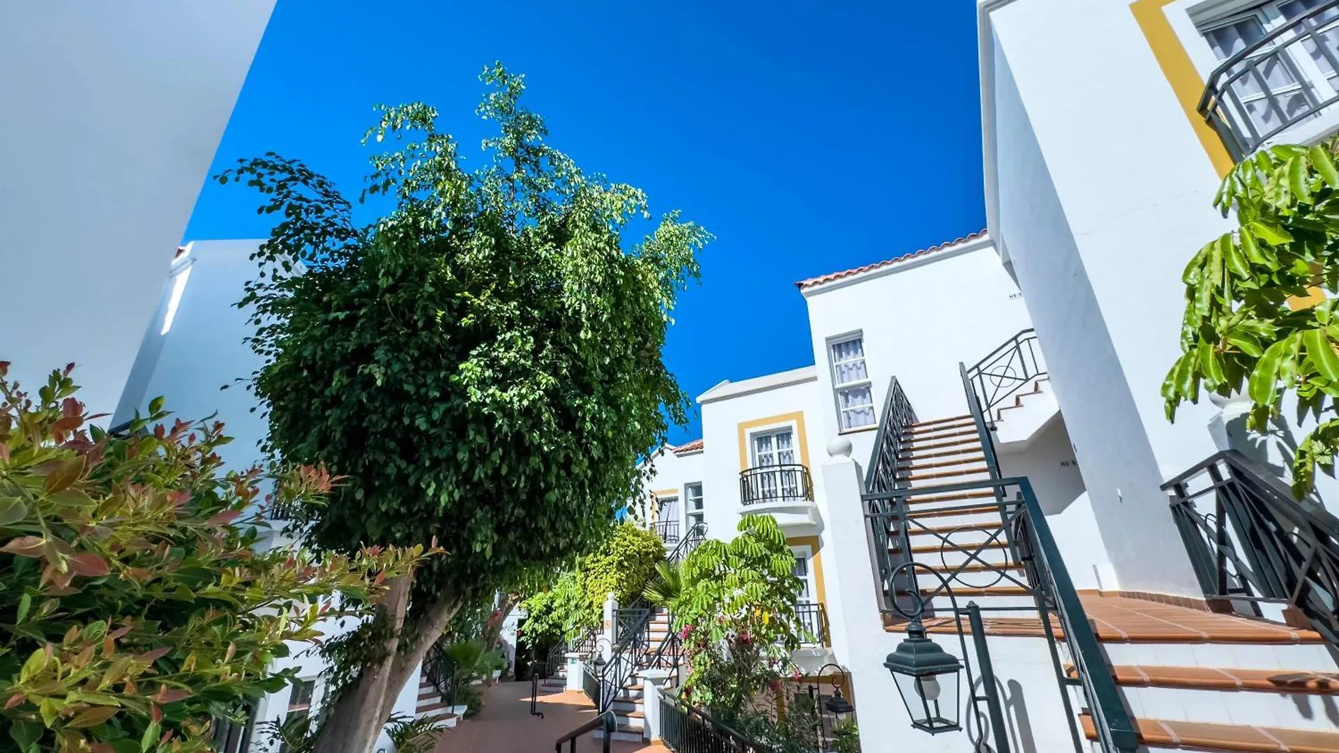אדחה Apartamentos Parque Del Sol 3*,