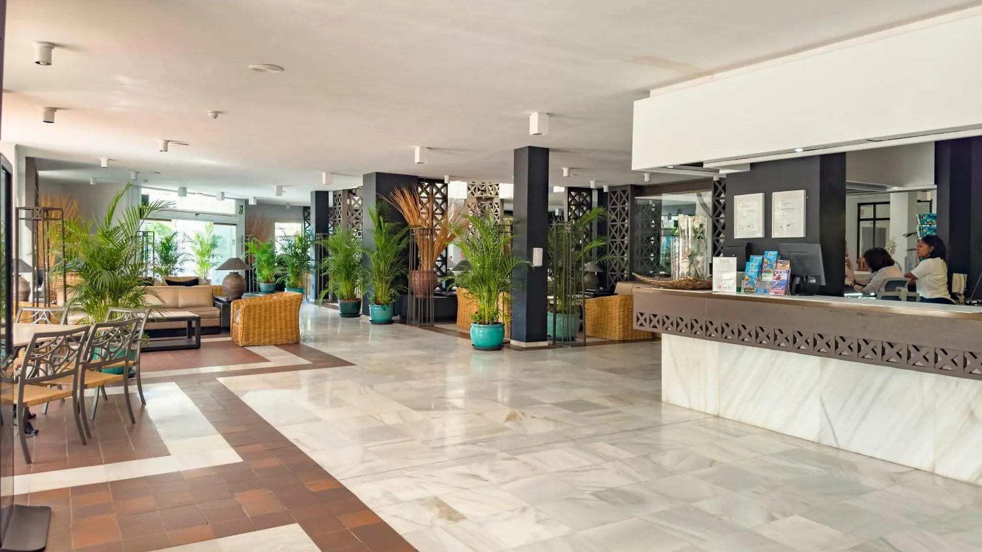 אדחה Apartamentos Parque Del Sol 3*,