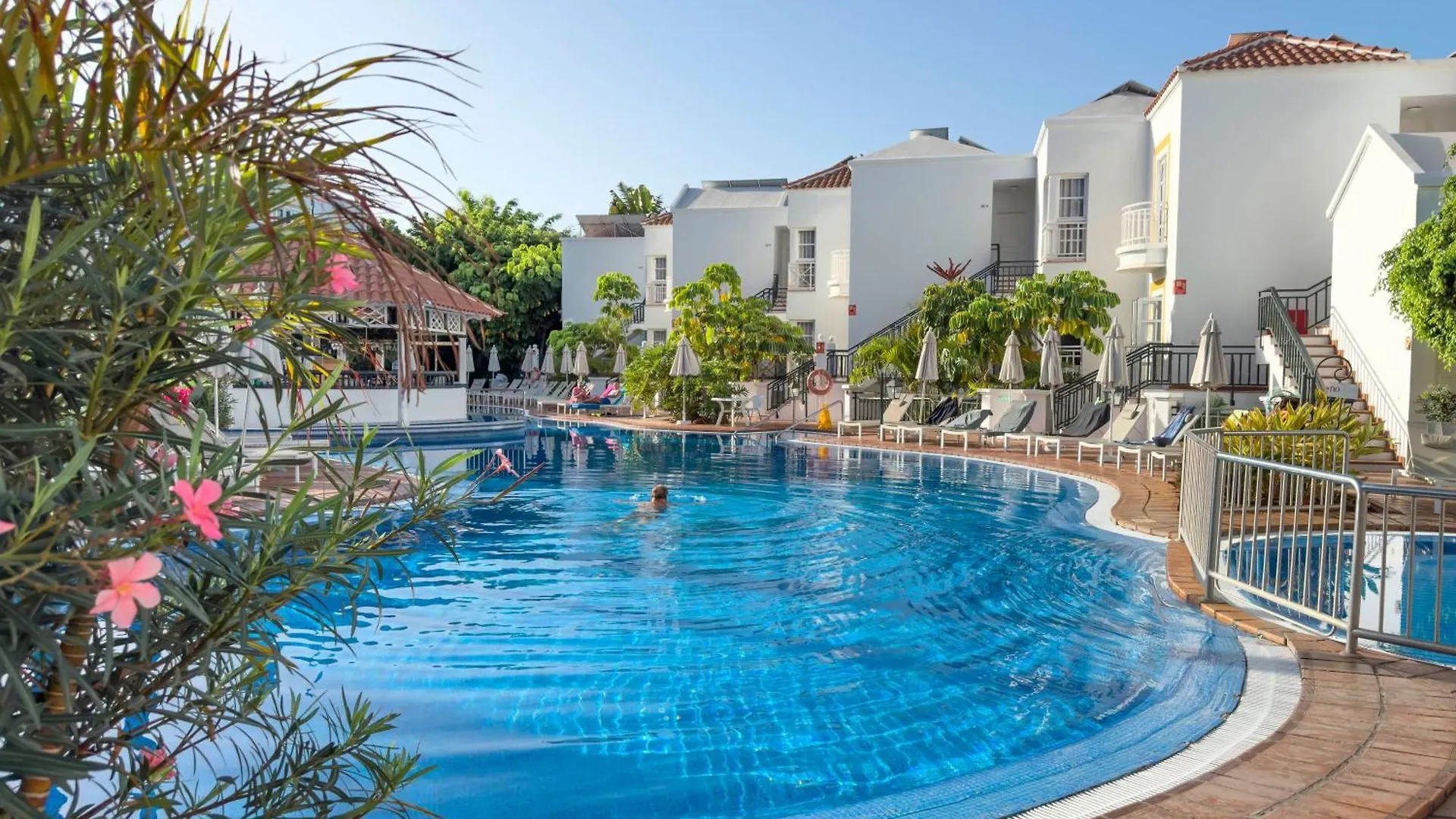 מלון דירות אדחה Apartamentos Parque Del Sol